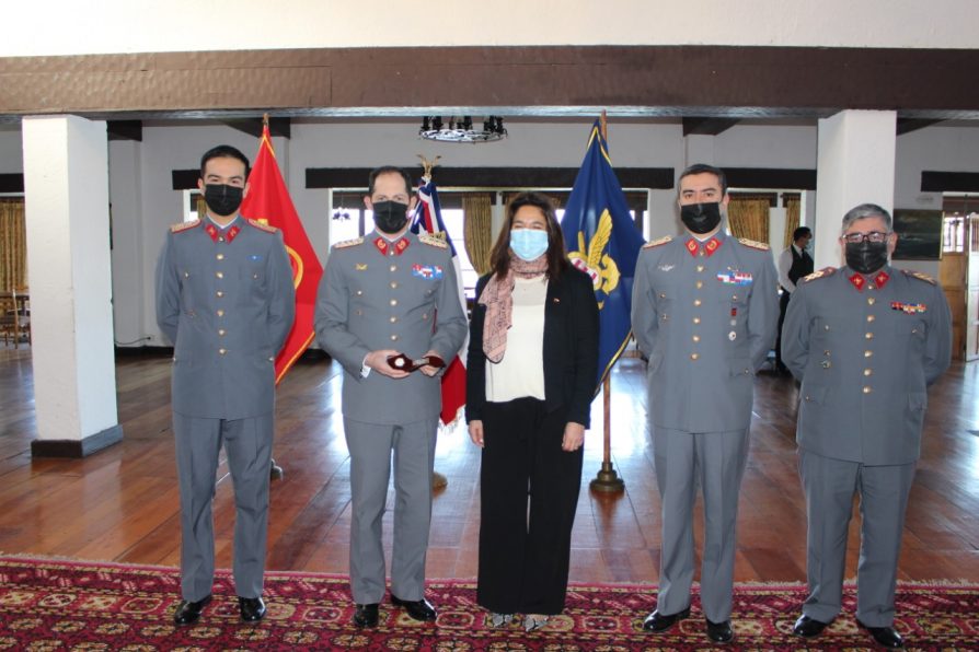 Delegada presidencial realizó saludo protocolar ad portas del aniversario del Ejército