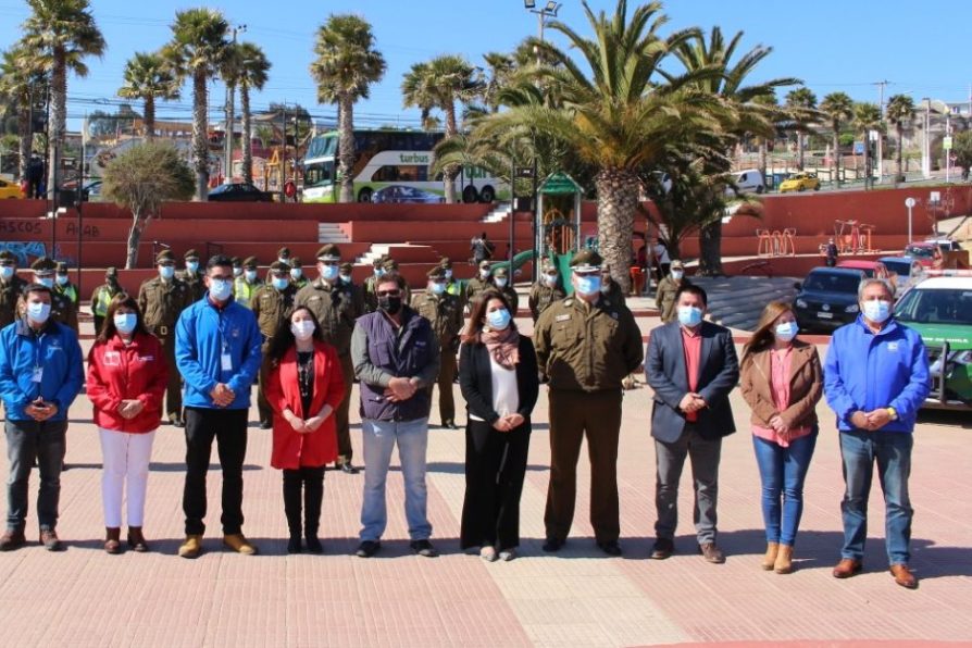 Autoridades asisten al lanzamiento de plan de seguridad de carabineros realizado en El Quisco