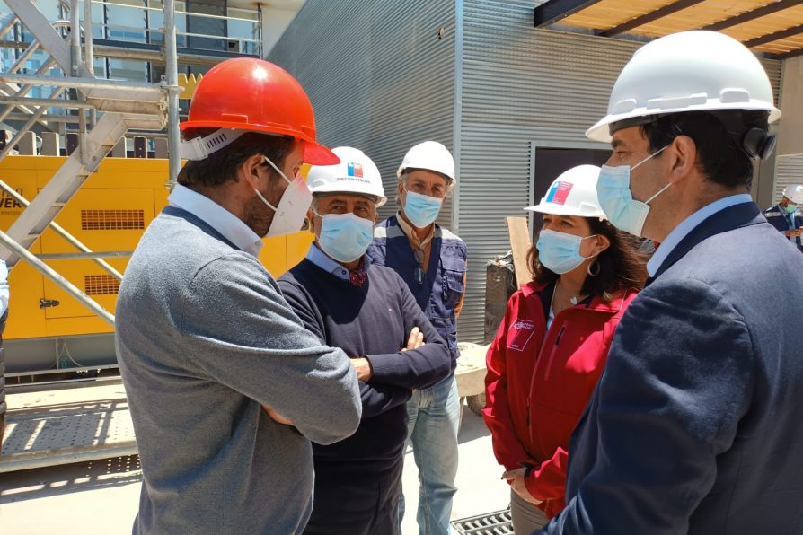 Autoridades inspeccionan avance de obras en nuevo Servicio Médico Legal de San Antonio