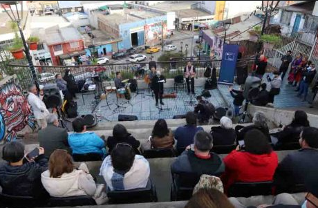 Con música y mucho color conmemoraron el Día del Folclore Urbano Roberto Parra Sandoval