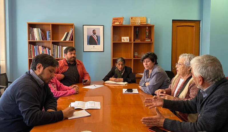 <strong>Vecinas y vecinos se reunieron con seremi de Transporte para buscar soluciones a frecuencia de transporte público hacia las zonas rurales</strong>